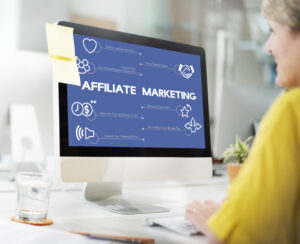 woman-working-with-computer-affiliate-marketing